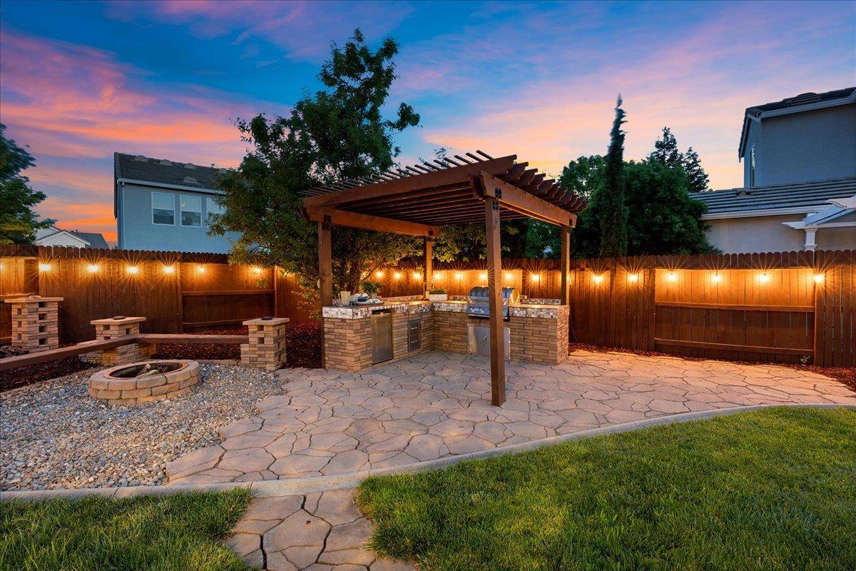 Roseville, CA 95747,141 Hornby CT