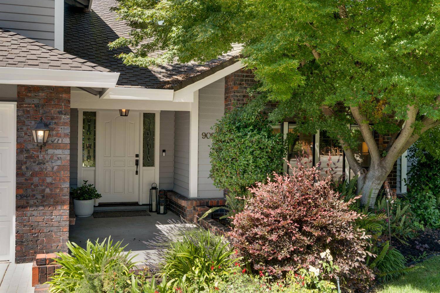 Fair Oaks, CA 95628,9084 Winding Oak DR