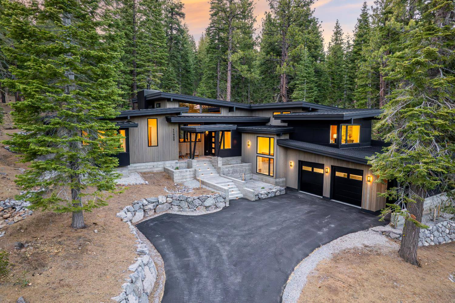 Truckee, CA 96161,11900 Saddleback DR