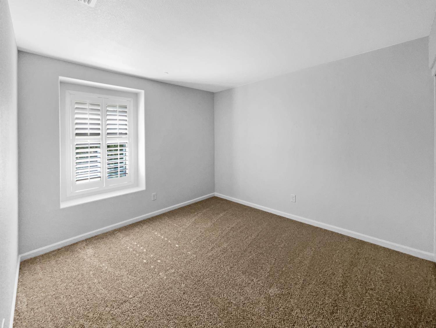 Sacramento, CA 95829,8261 Red Rock DR