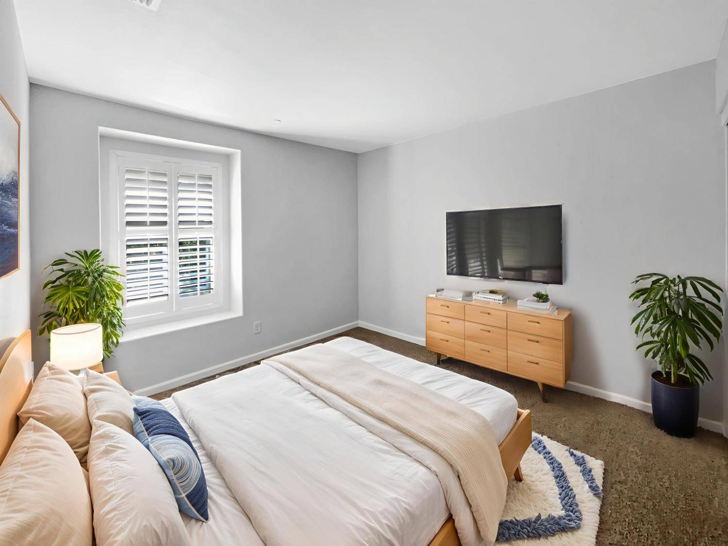 Sacramento, CA 95829,8261 Red Rock DR
