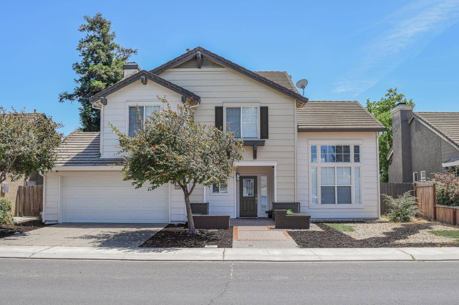 Manteca, CA 95337,1716 Wawona ST