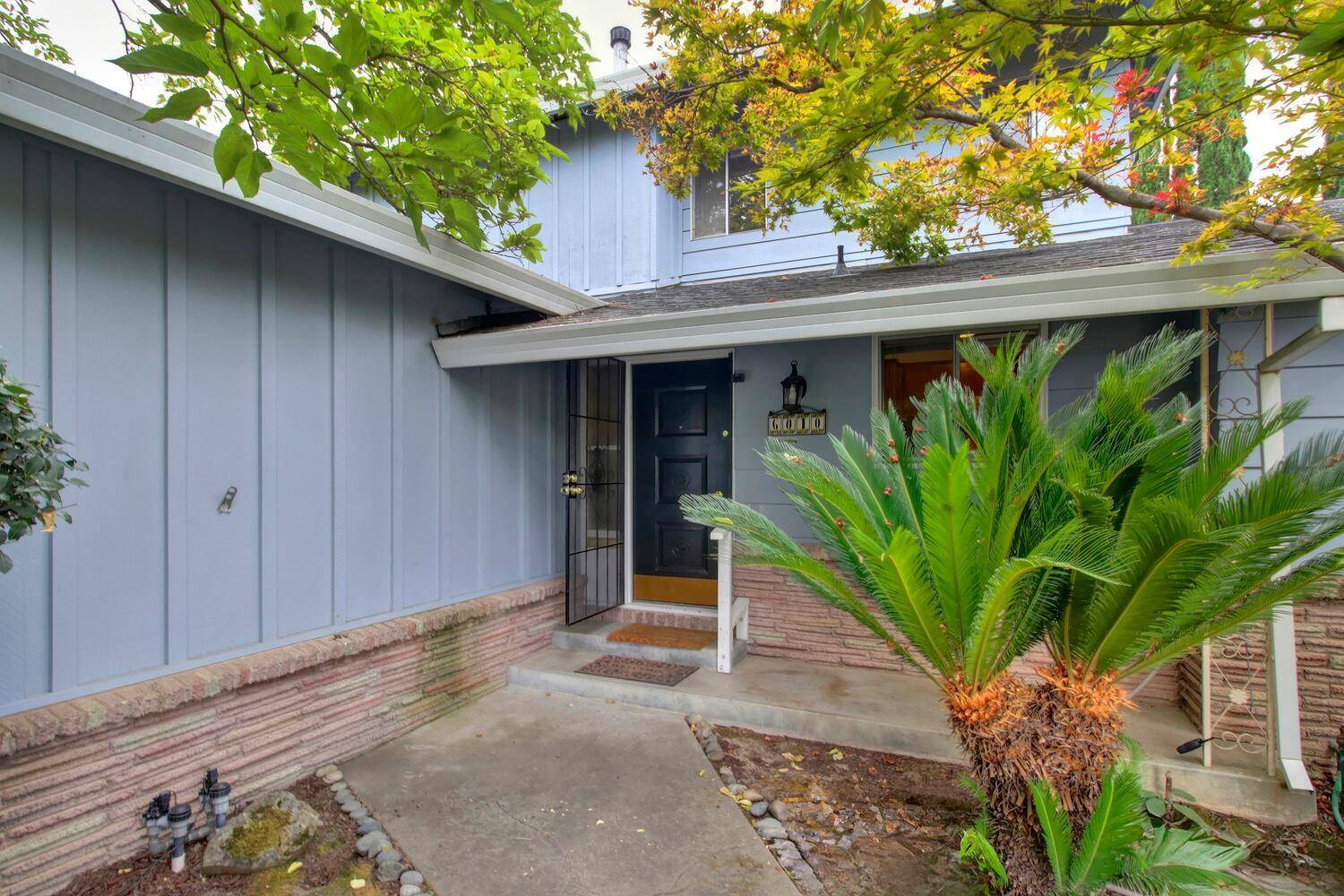 Sacramento, CA 95822,6010 Machado WAY