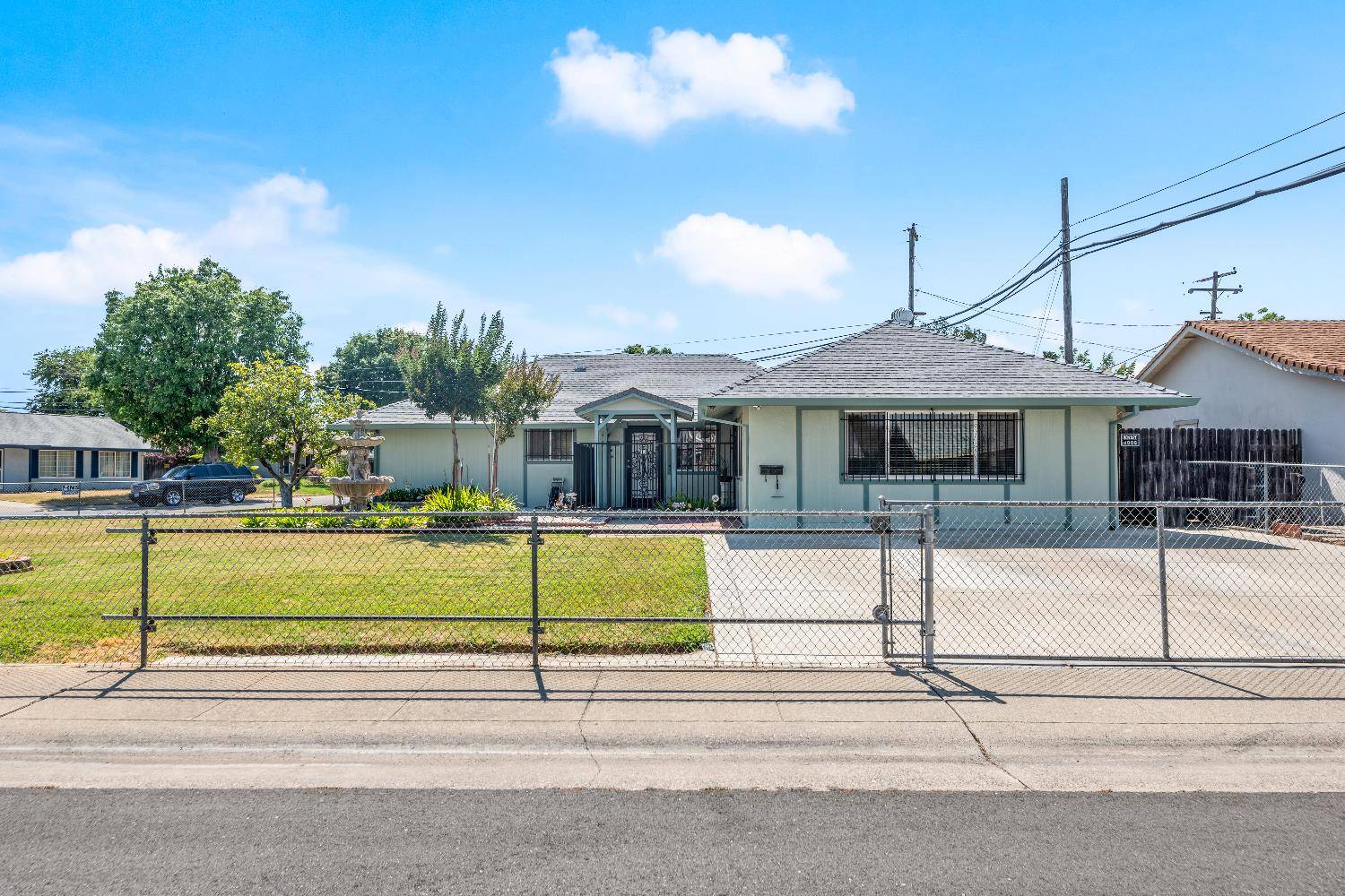 Sacramento, CA 95828,7234 Carmi ST