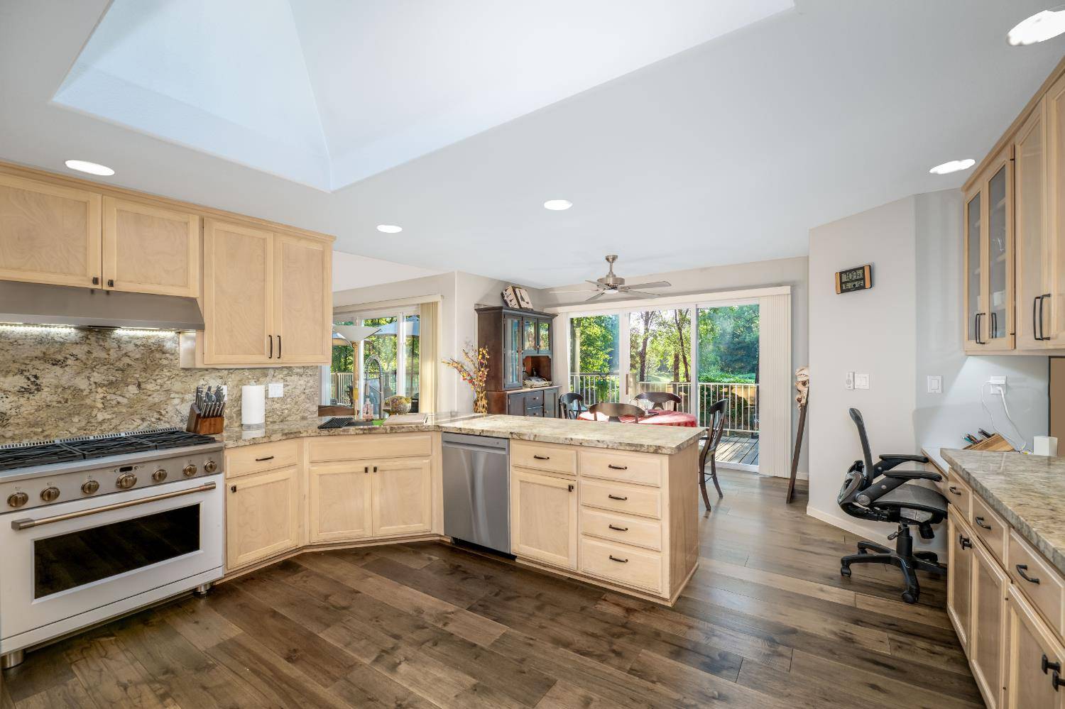 Penn Valley, CA 95946,19098 Lake Forest DR