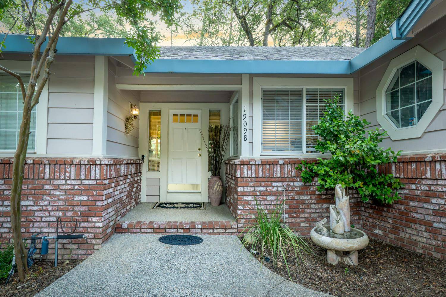 Penn Valley, CA 95946,19098 Lake Forest DR