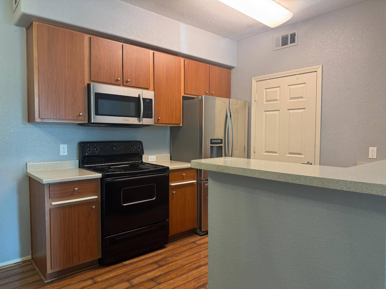 Rocklin, CA 95765,1211 Whitney Ranch Pkwy #1016
