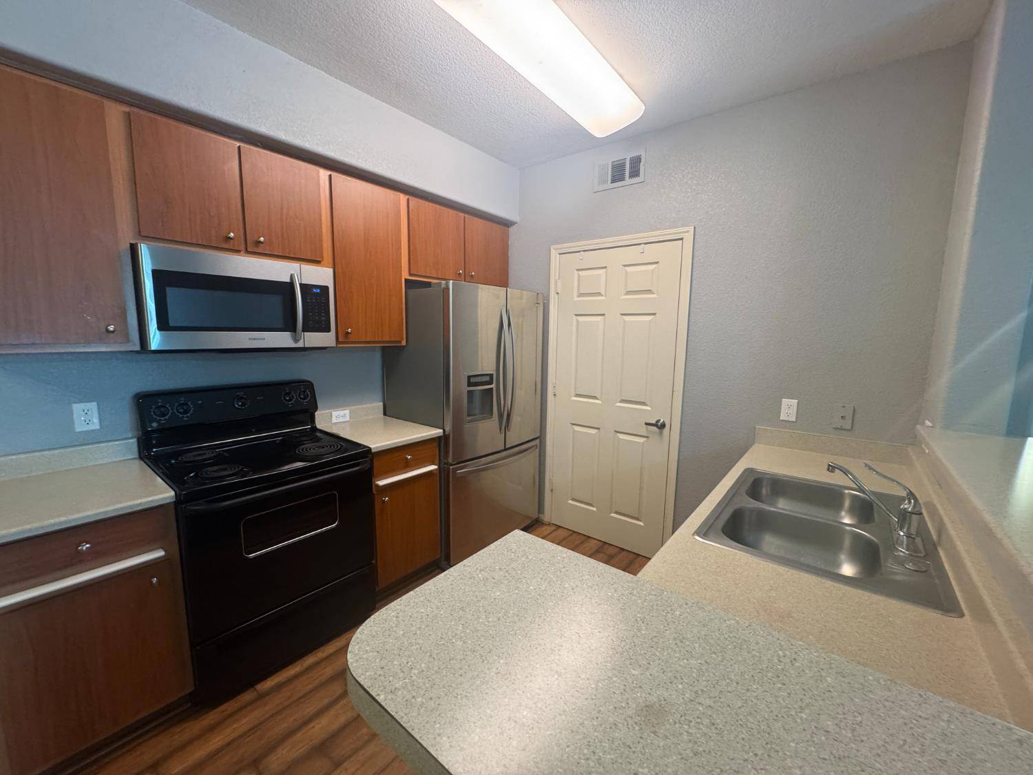 Rocklin, CA 95765,1211 Whitney Ranch Pkwy #1016