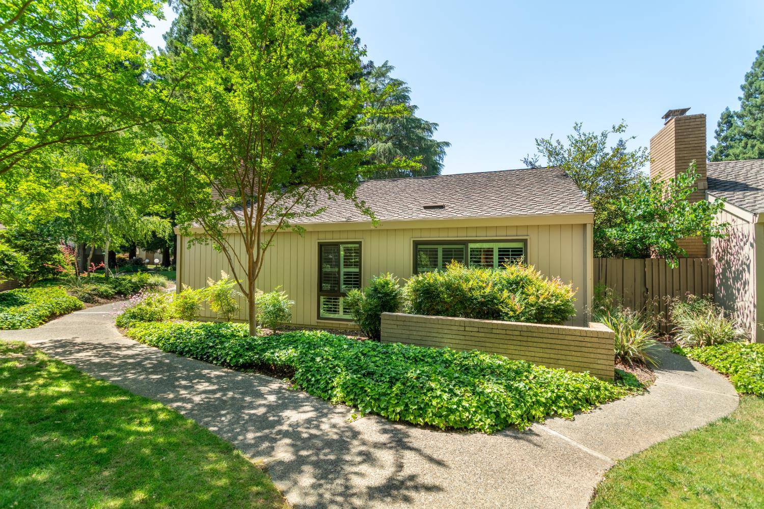 Sacramento, CA 95825,411 Dunbarton CIR