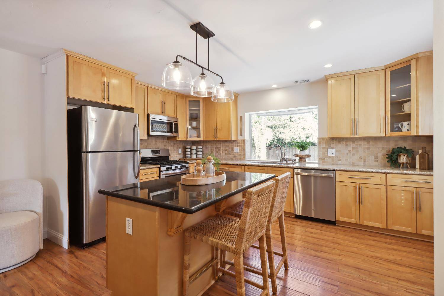 Sacramento, CA 95821,3261 Saint Mathews DR