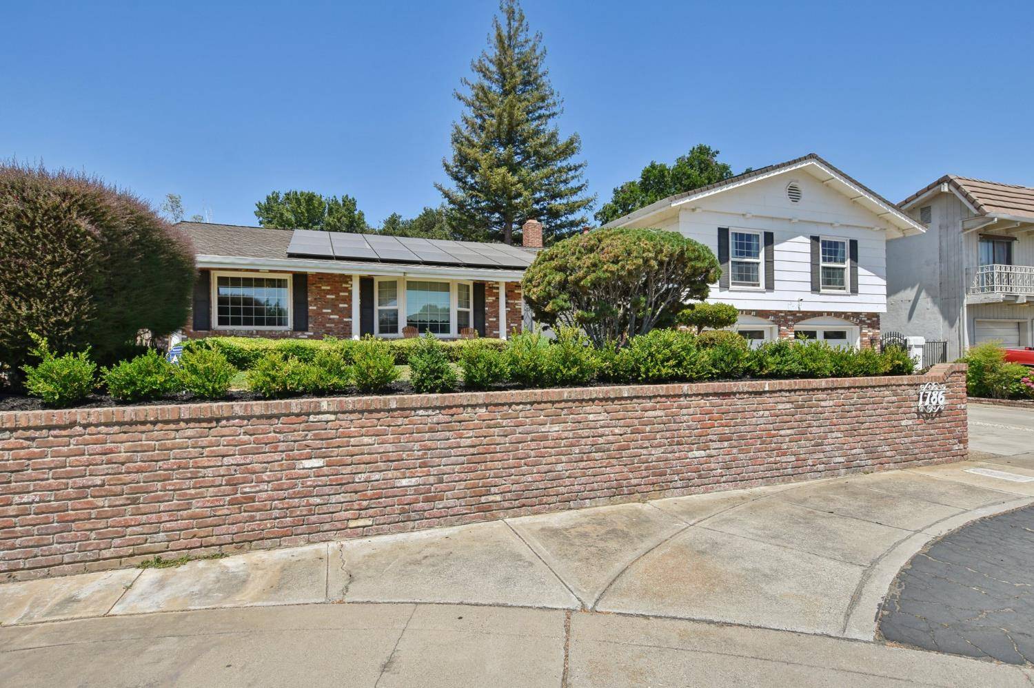 Lodi, CA 95240,1786 Le Bec CT