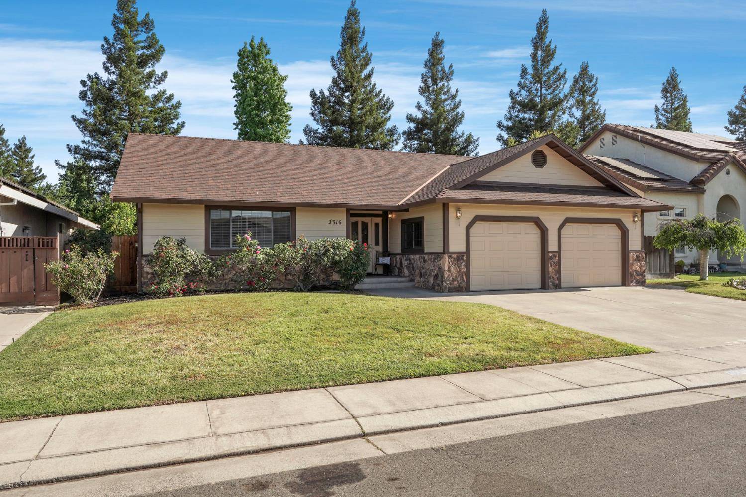 Escalon, CA 95320,2316 Yosemite AVE