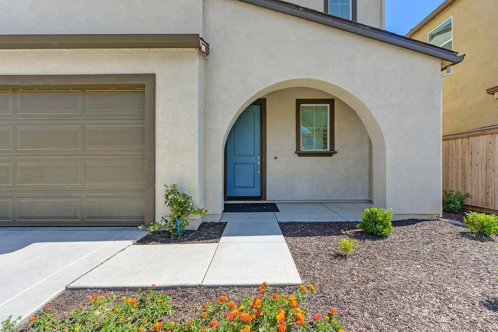 Sacramento, CA 95829,8858 Monroe DR