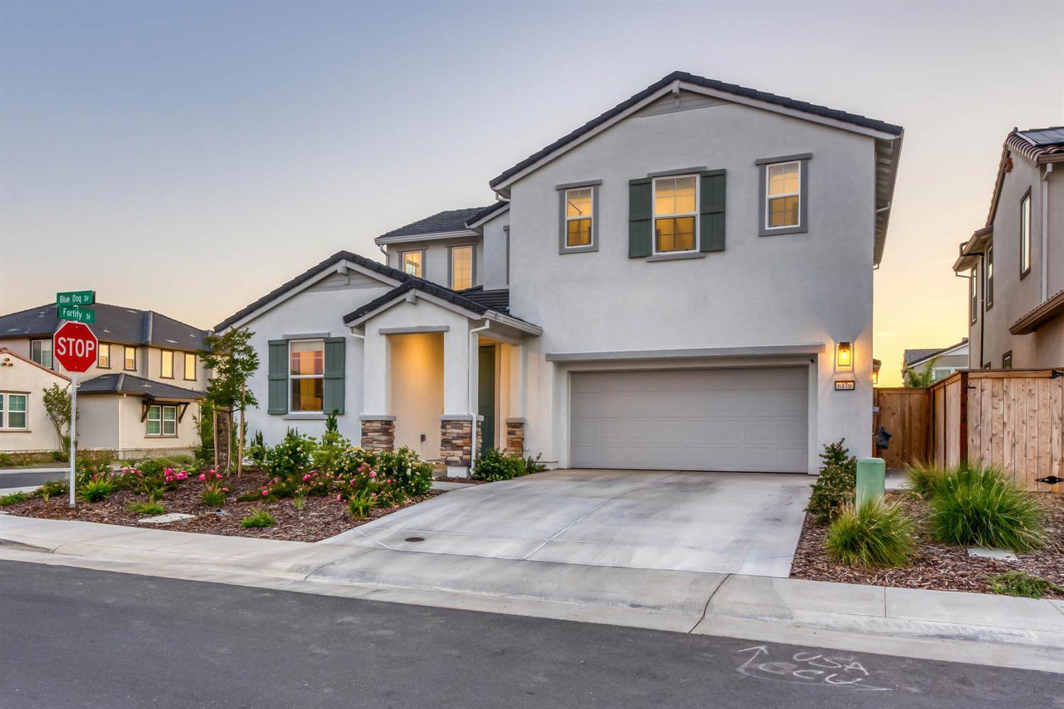 Roseville, CA 95747,6176 Blue Dog DR