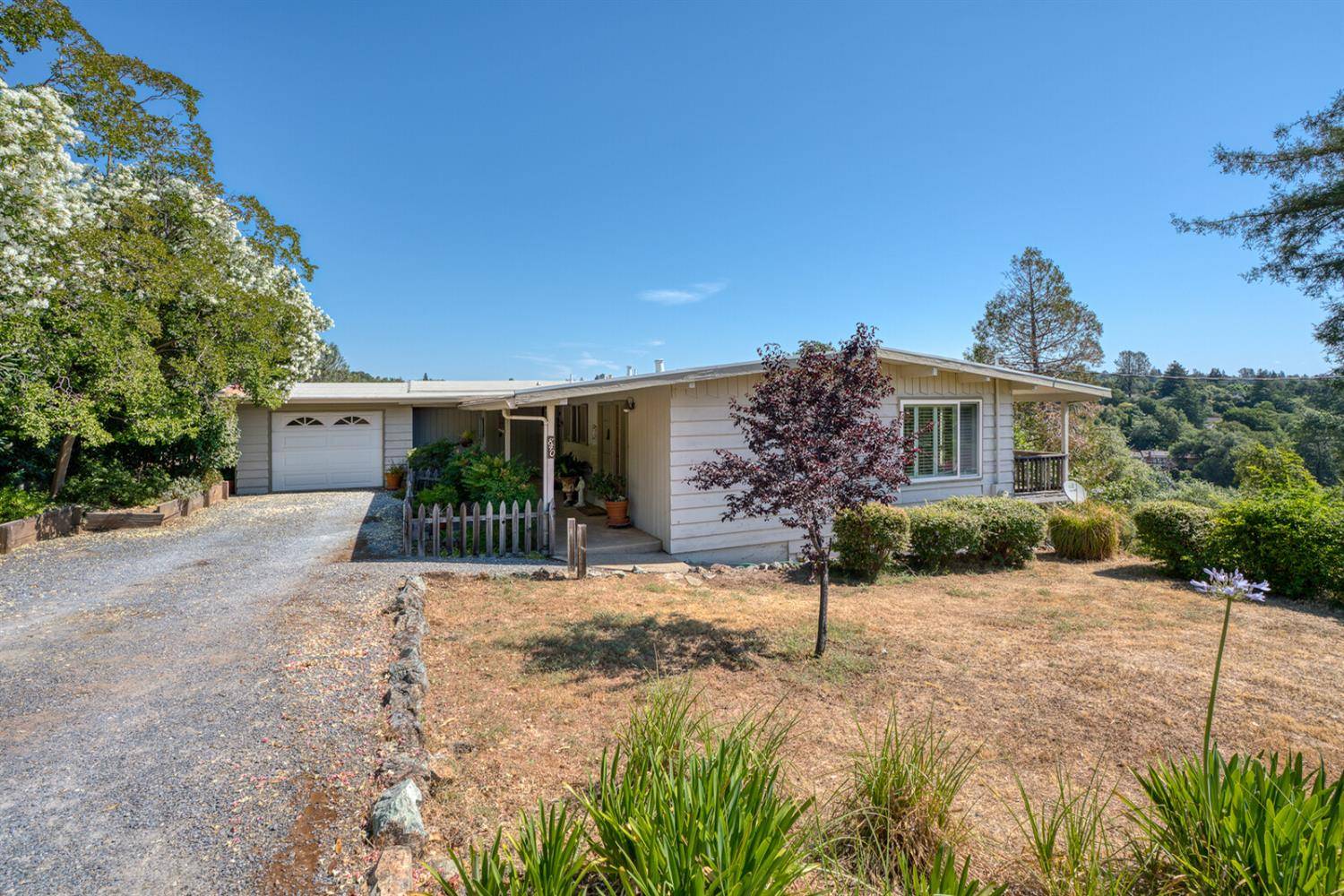 Auburn, CA 95603,840 Holly Hills DR