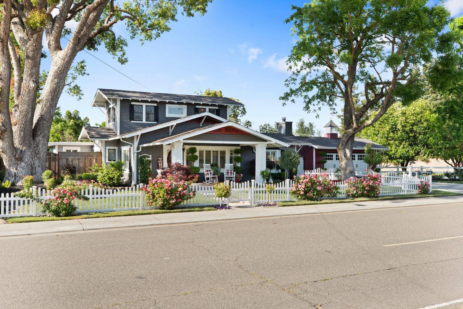 Escalon, CA 95320,2420 Vine AVE