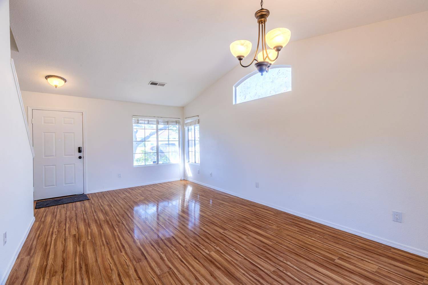 Stockton, CA 95210,5466 Governor CIR