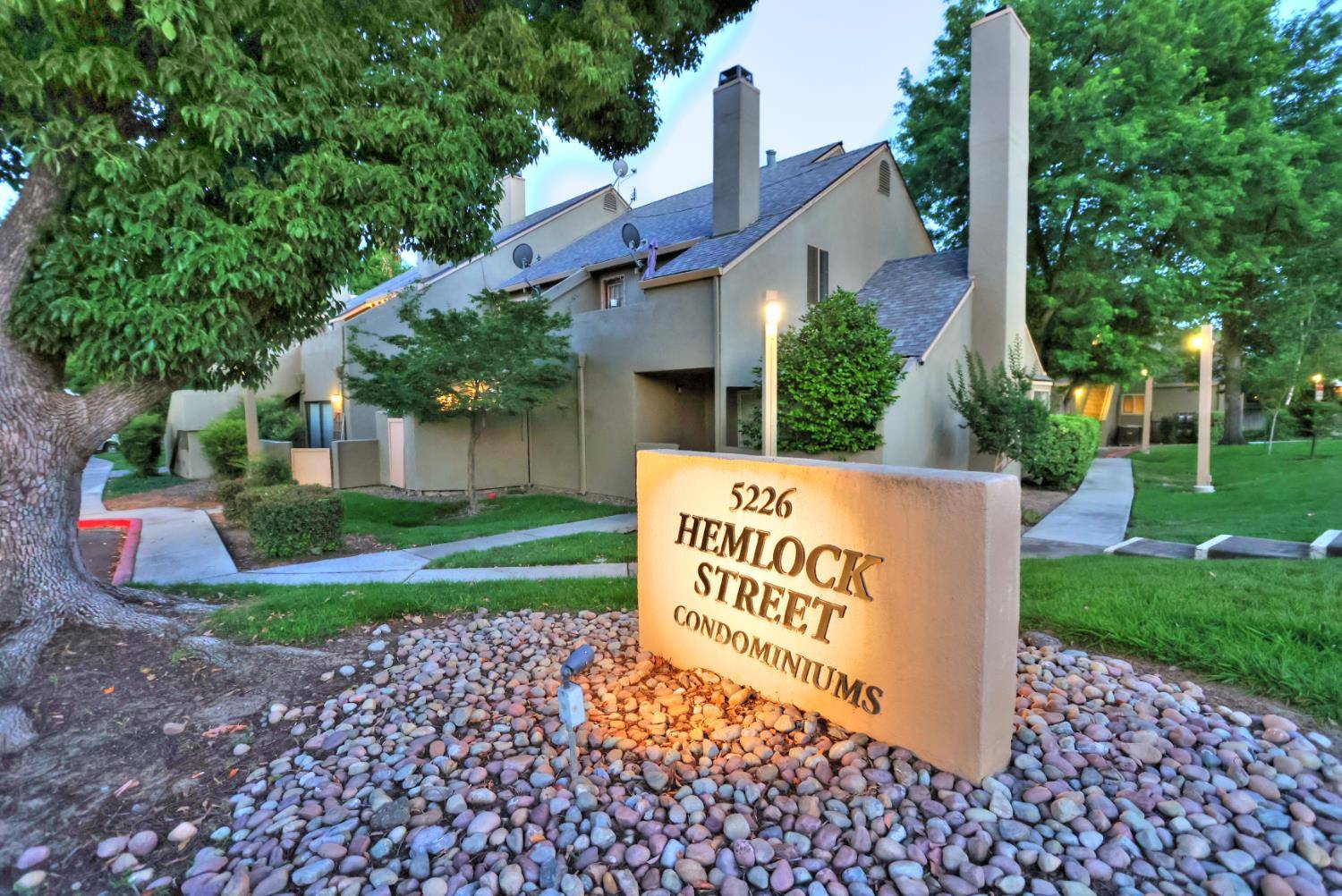 Sacramento, CA 95841,5226 Hemlock #55