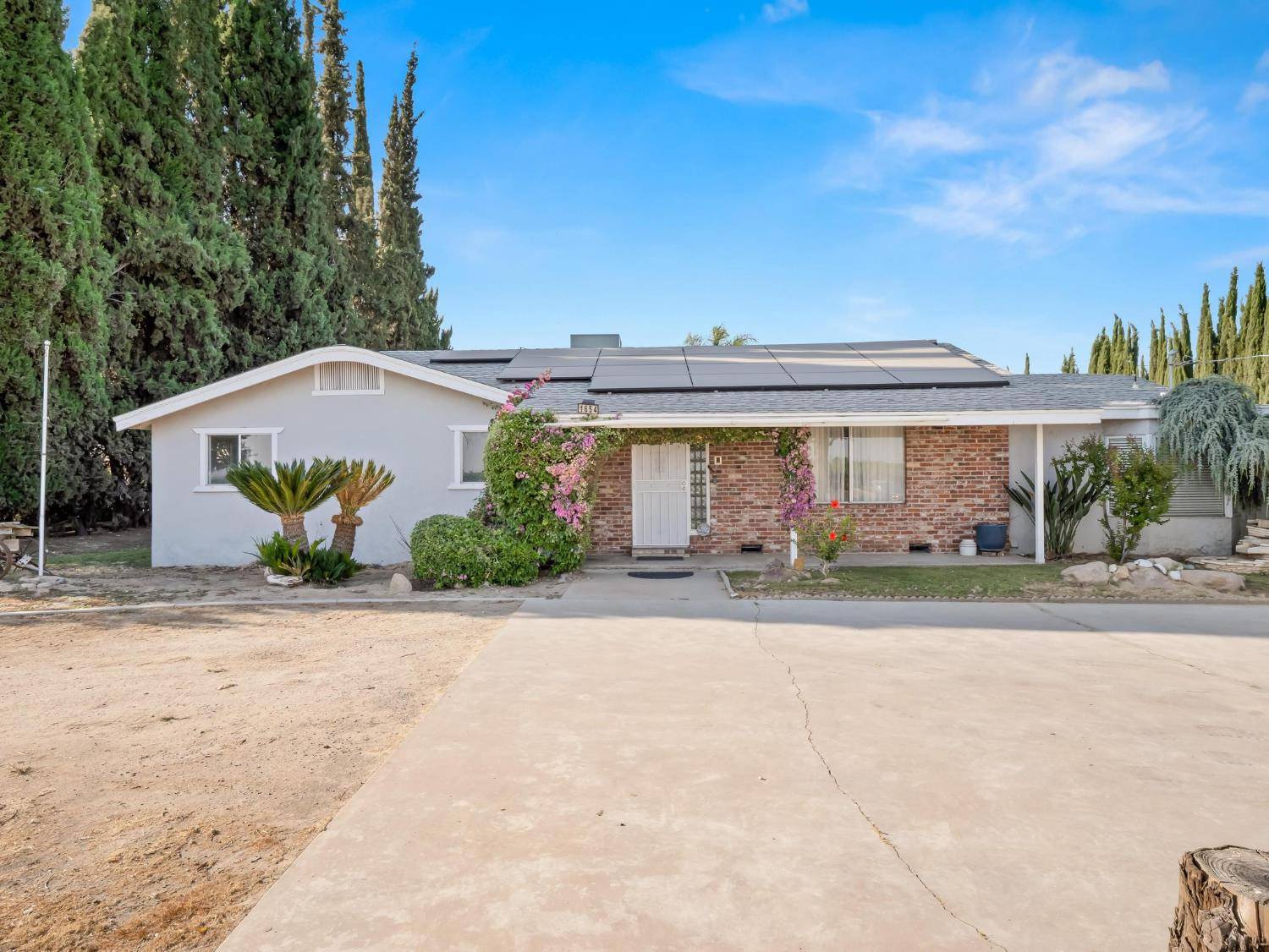 Fresno, CA 93706,1654 W South AVE