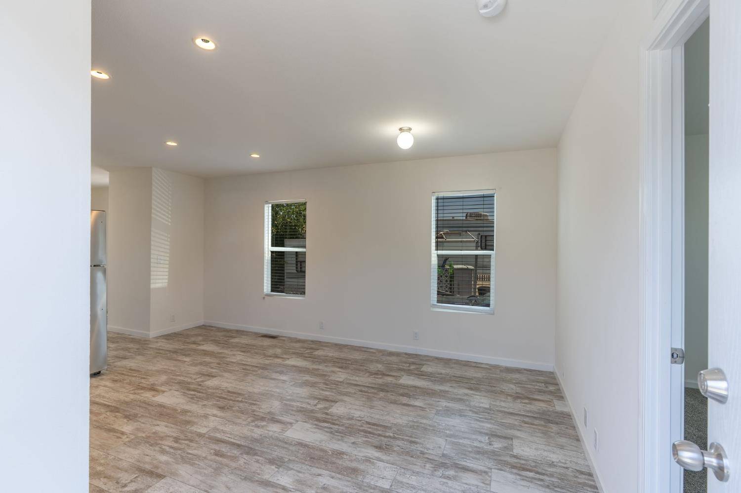 Oakdale, CA 95361,927 E F ST #21