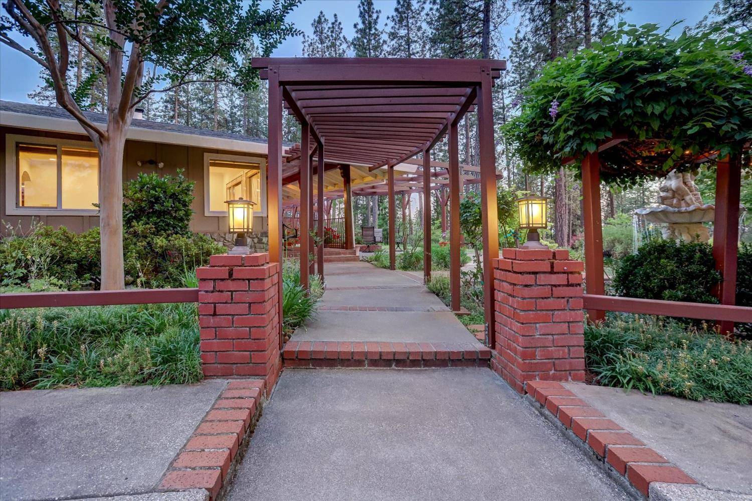 Grass Valley, CA 95949,12827 McCourtney RD