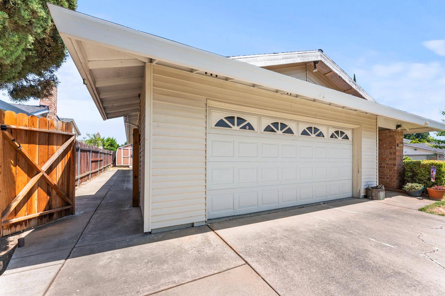 Sacramento, CA 95827,3300 Corbin WAY