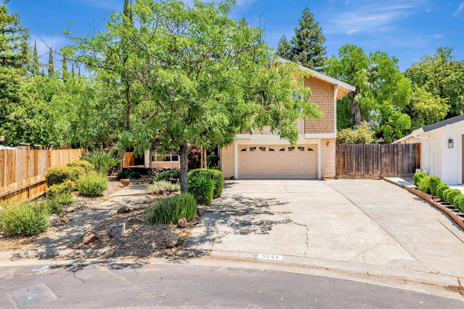 Orangevale, CA 95662,5544 Montia CT