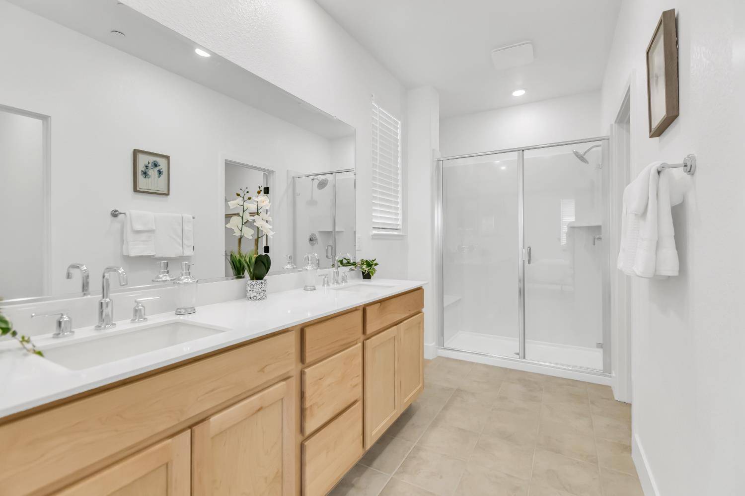 Sacramento, CA 95829,9901 JEFF HANDY DR