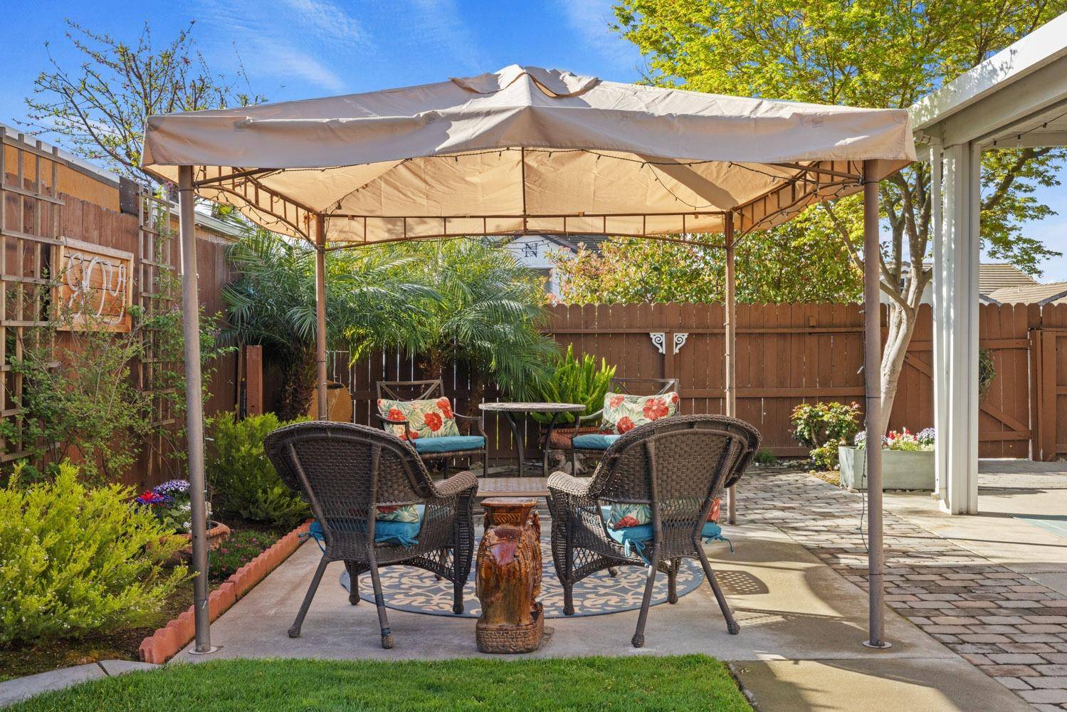 Manteca, CA 95336,1816 Hyde Park LN