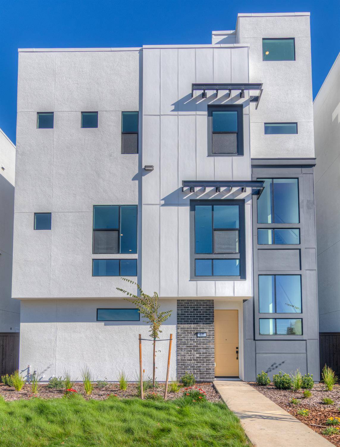 West Sacramento, CA 95605,411 6th ST