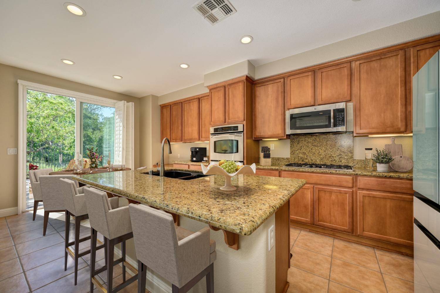 El Dorado Hills, CA 95762,5083 Whistlers Bend WAY