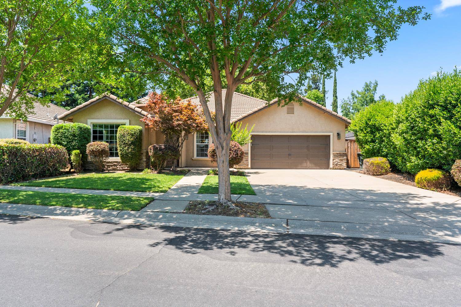 Loomis, CA 95650,4008 Hunter Oaks LN