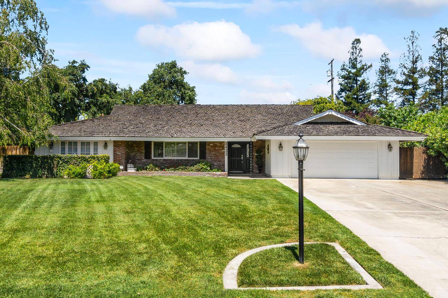 Stockton, CA 95209,2433 Broadridge WAY