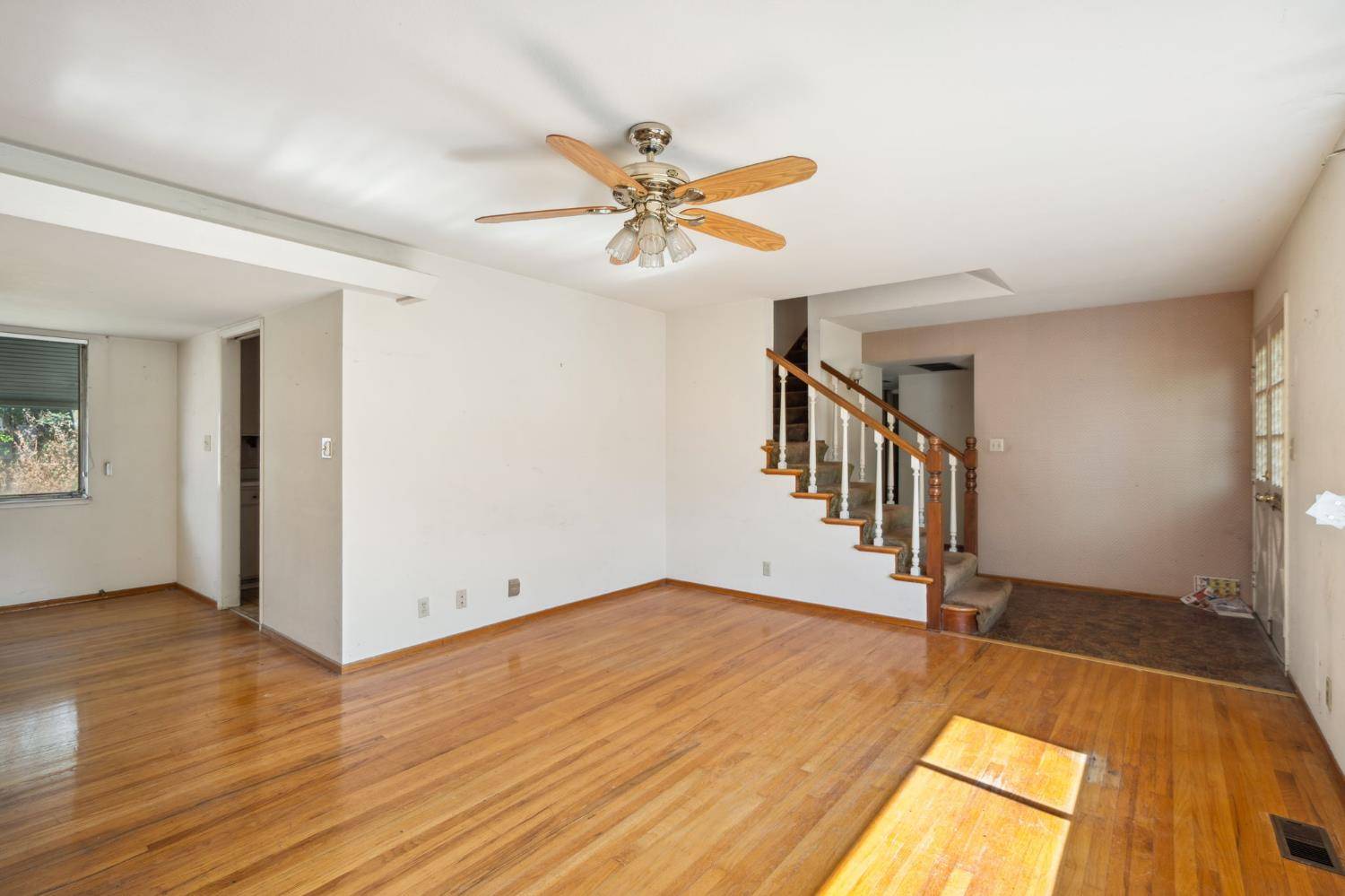 Sacramento, CA 95842,5077 Diablo DR
