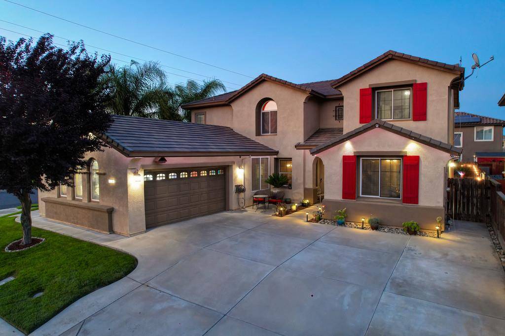 Riverbank, CA 95367,5034 Winding River CT