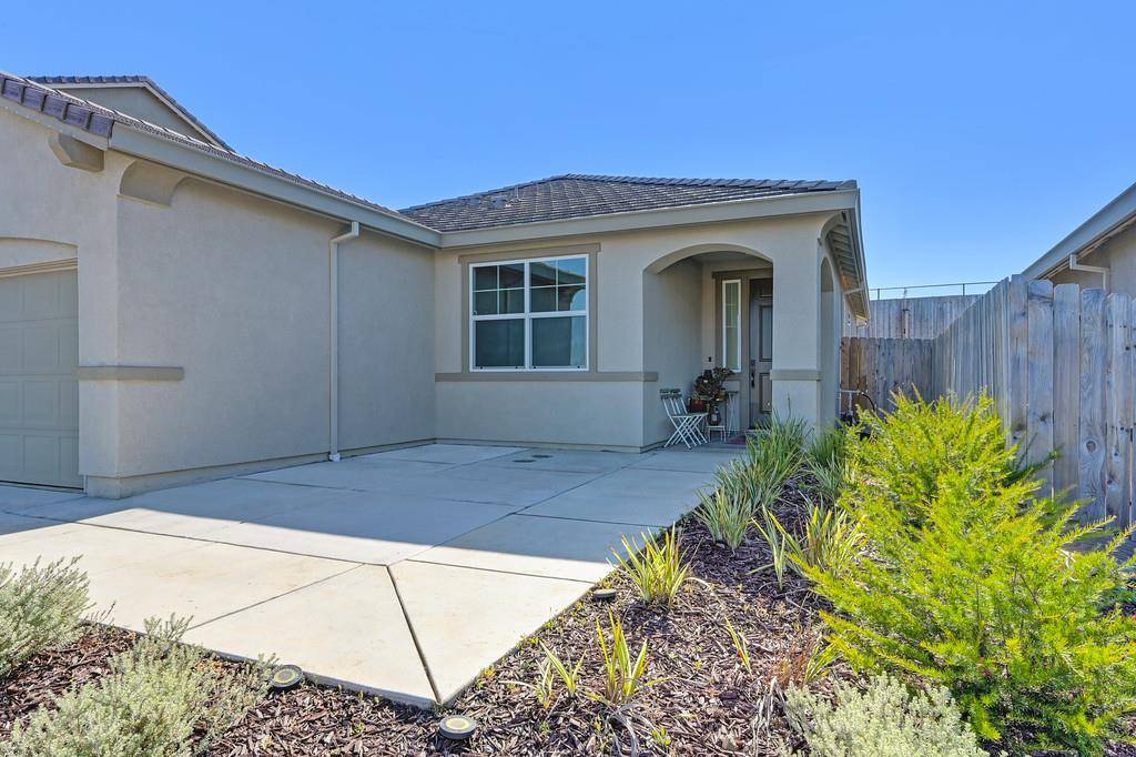 Sacramento, CA 95829,8302 Courage DR