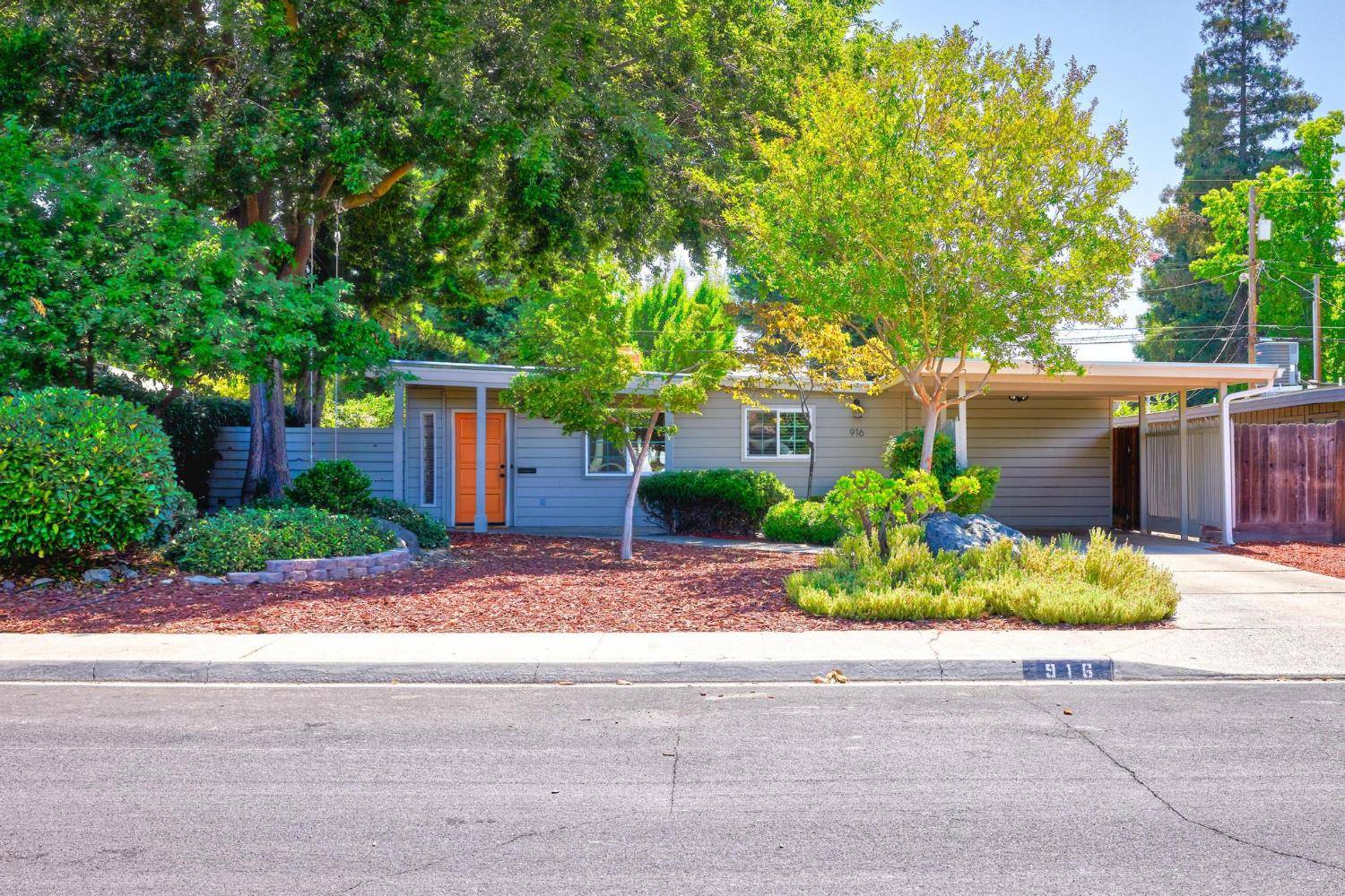 Modesto, CA 95350,916 Hackberry AVE