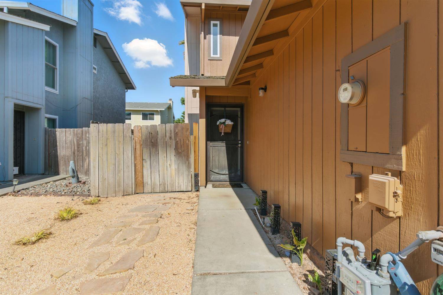 Manteca, CA 95336,1296 Spruce LN #42