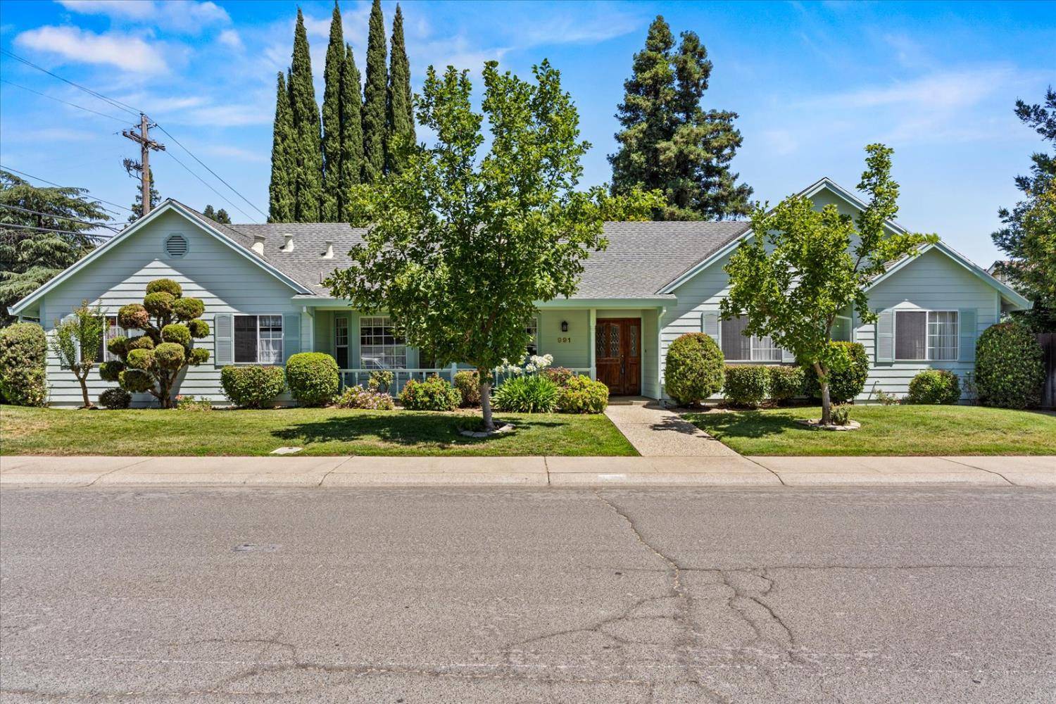 Yuba City, CA 95991,991 Mariposa DR