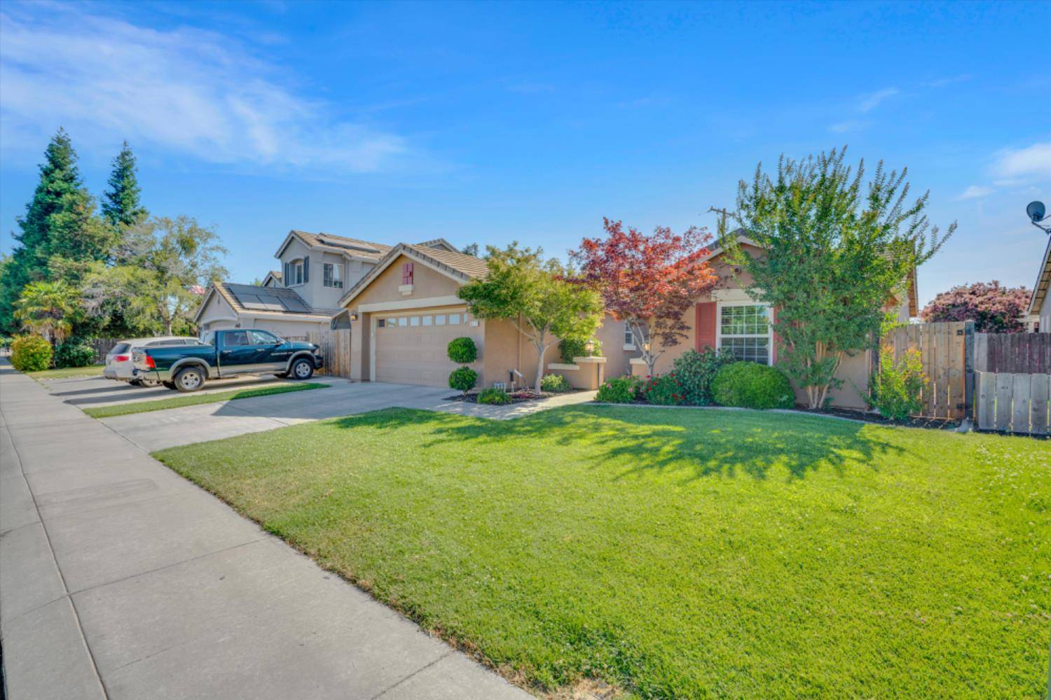 Escalon, CA 95320,911 Westbrook LN