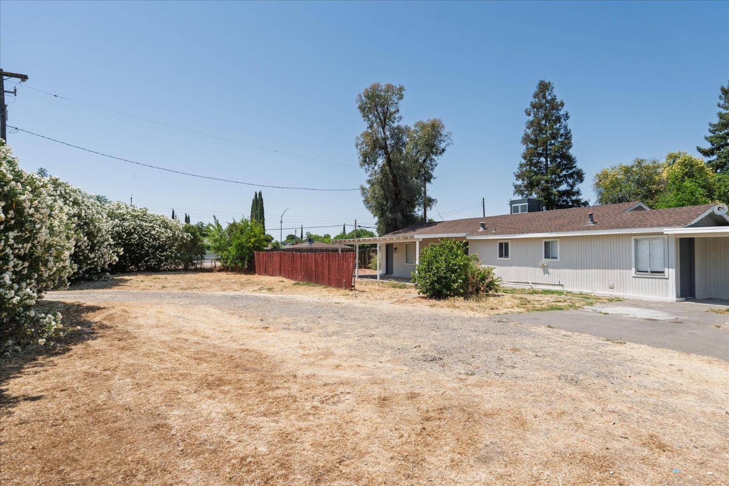 Fresno, CA 93726,4627 N Maple AVE
