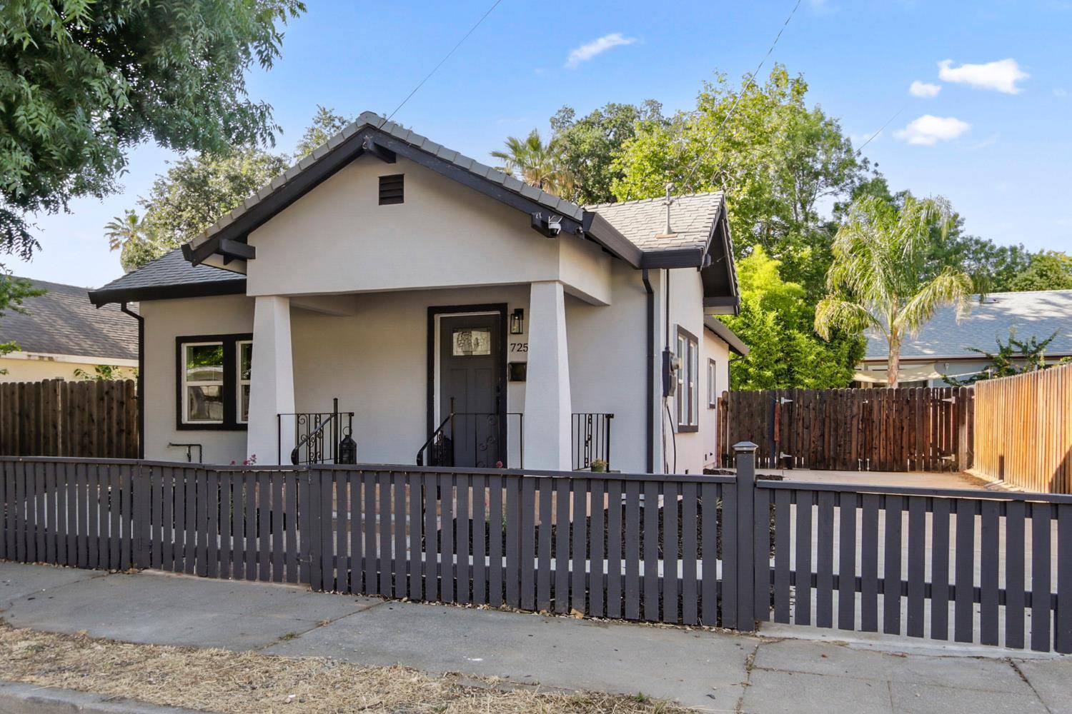 Woodland, CA 95695,725 Oak AVE