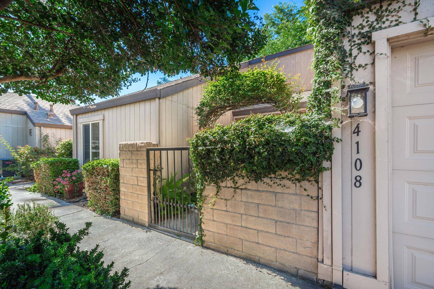 Davis, CA 95618,4108 Cowell BLVD