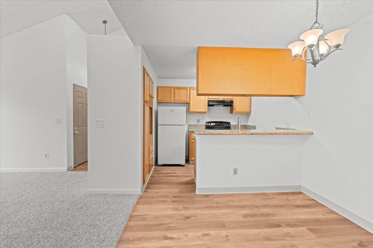 North Highlands, CA 95660,3939 Madison AVE #214