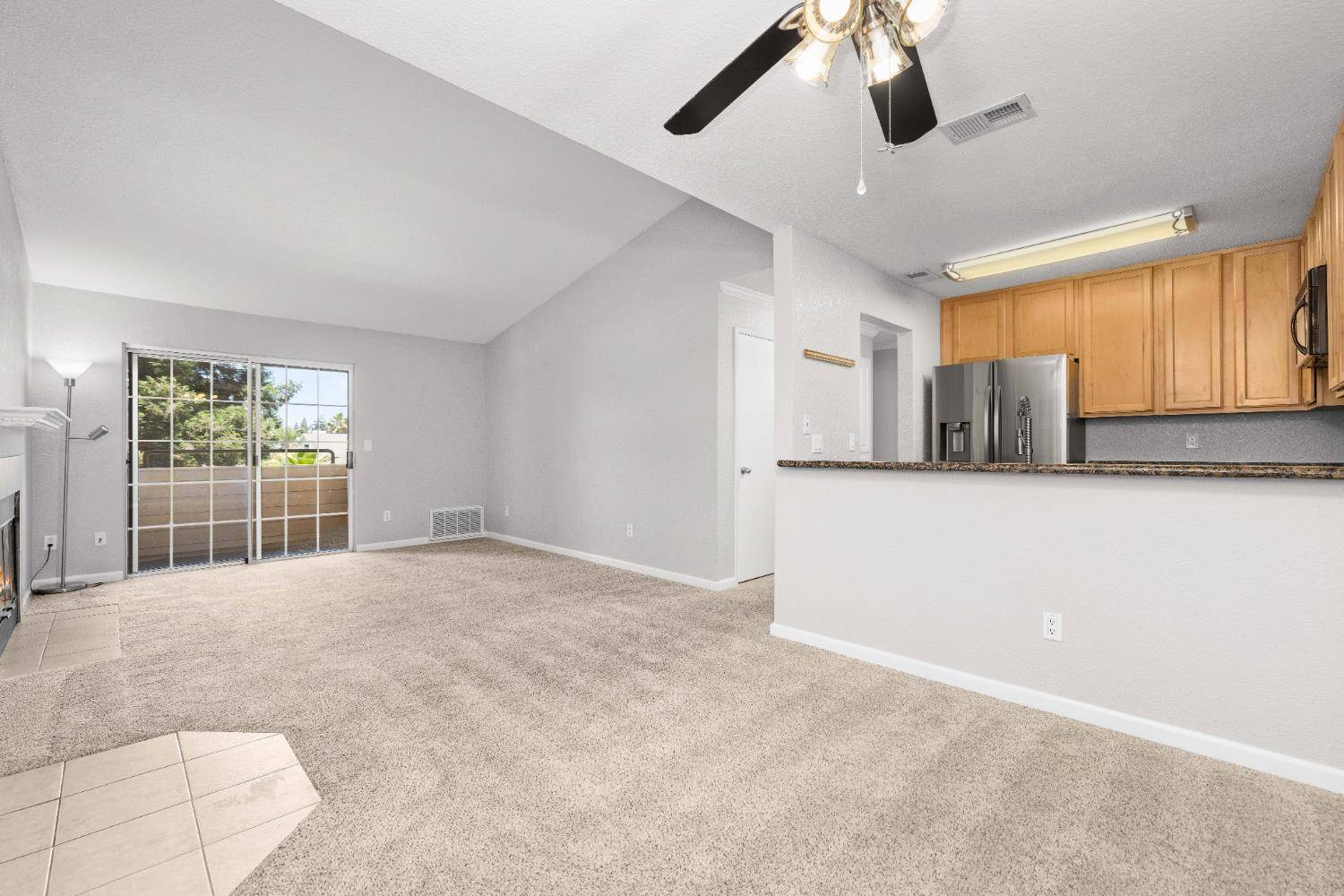 Rancho Cordova, CA 95670,11150 Trinity River DR #144