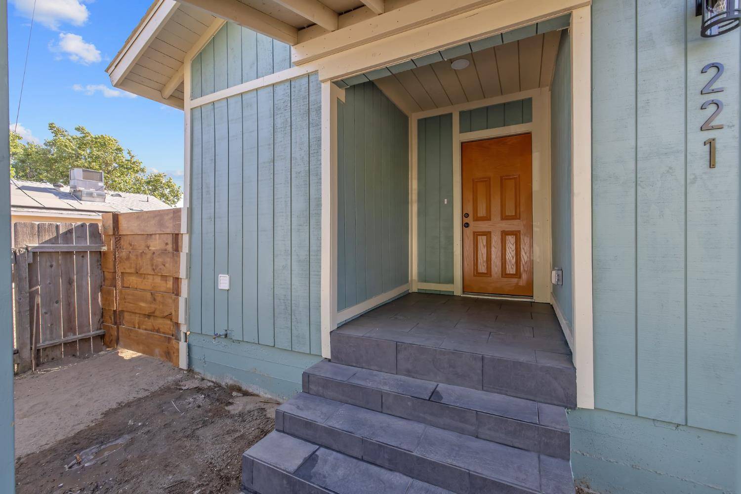 Fresno, CA 93701,221 N Orchard ST