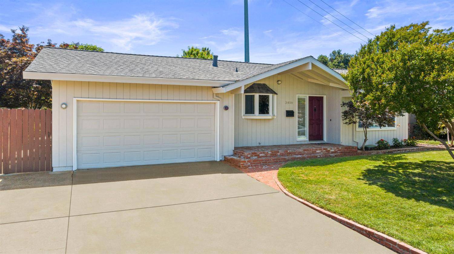 Sacramento, CA 95819,3818 Breuner AVE