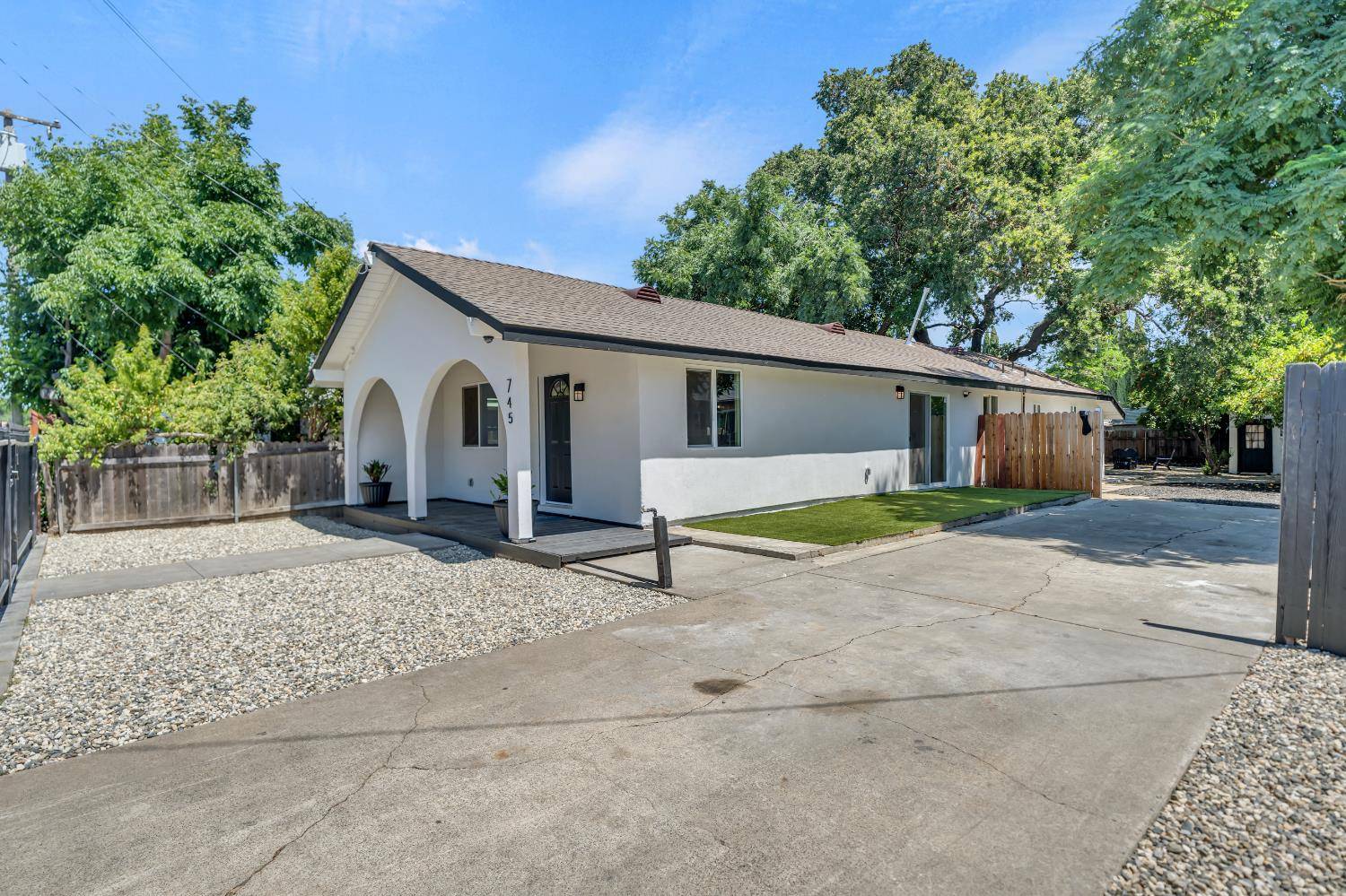 West Sacramento, CA 95605,745 N Hobson AVE