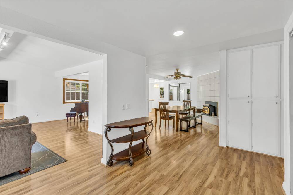 Orangevale, CA 95662,8691 Quail Oak Way