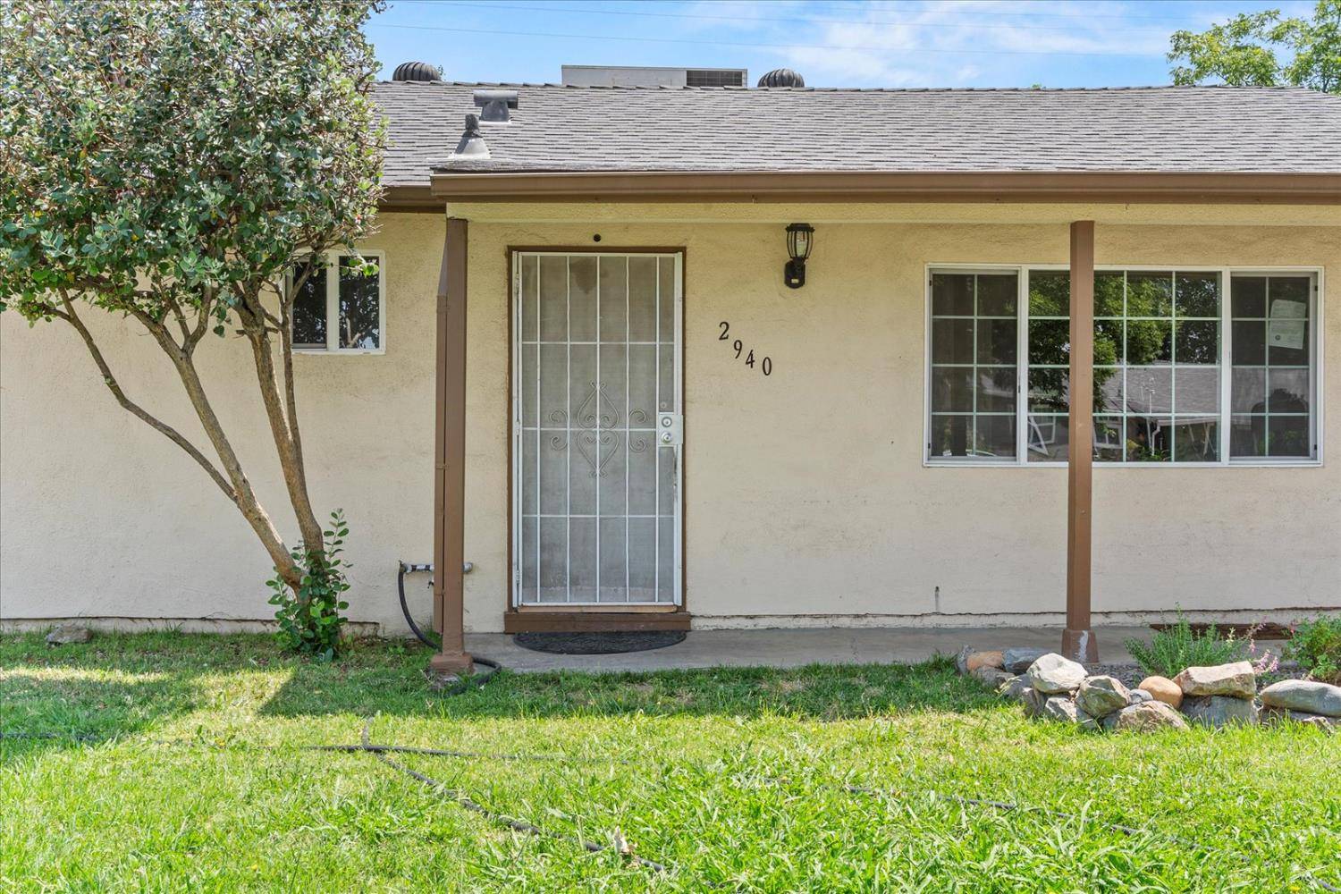 Sacramento, CA 95815,2940 Altos AVE